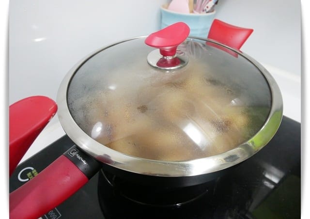 [My Little Kitchen] 超簡單家常菜「滷雞翅」❤