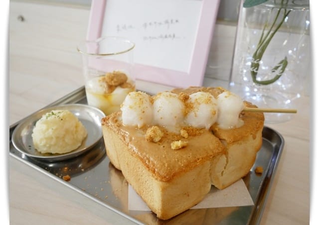 「Lucas Cafe 魯克思咖啡館」好美、好拍照也好美味 ♡