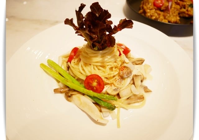 「Lucas Cafe 魯克思咖啡館」好美、好拍照也好美味 ♡