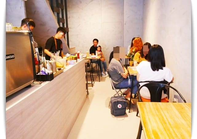 好文青「老宋咖啡Thesungcafe」有賣咖啡也有賣油飯。