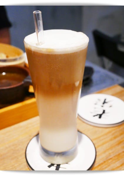 好文青「老宋咖啡Thesungcafe」有賣咖啡也有賣油飯。
