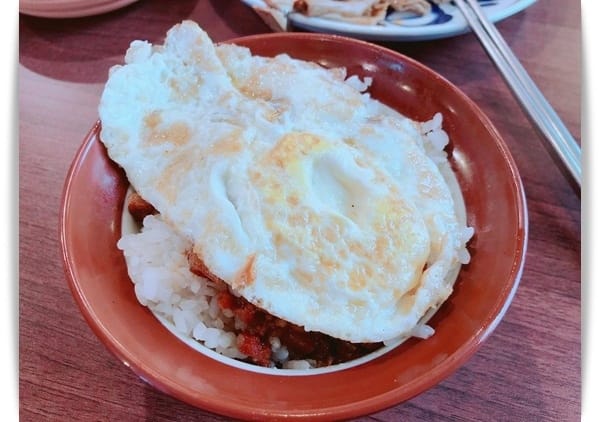 老店新品牌「美華麵食Mei-Hua noodles」好美的麵店。