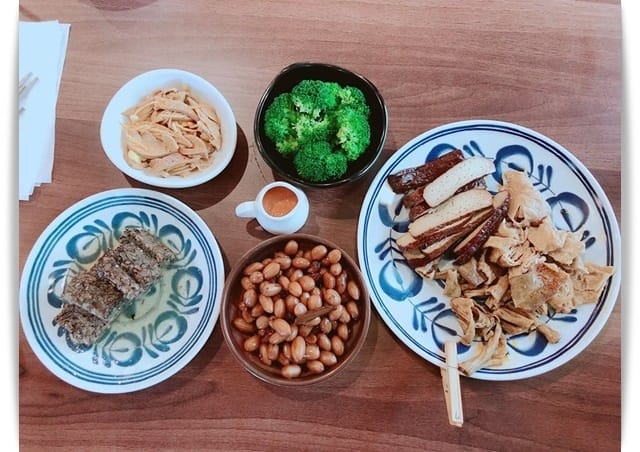 老店新品牌「美華麵食Mei-Hua noodles」好美的麵店。