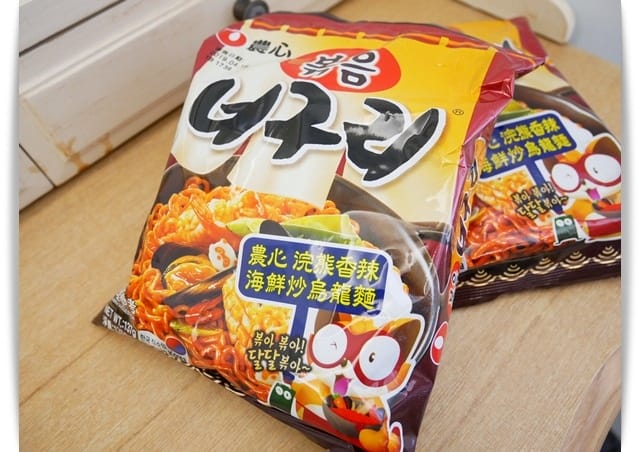 「農心浣熊香辣海鮮炒烏龍」一吃就會上癮的香辣滋味 ♪