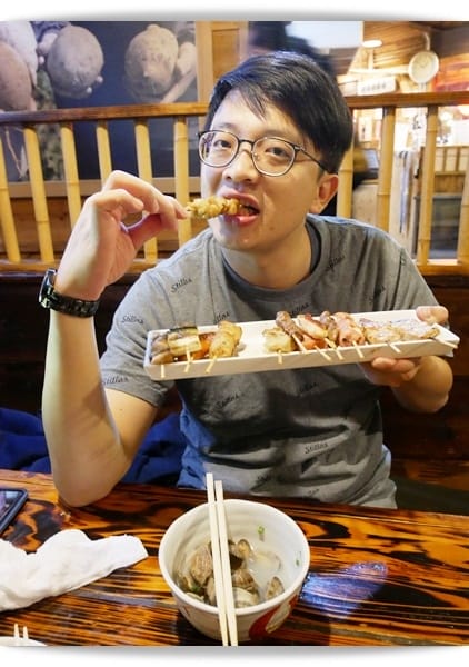 2017年沖繩親子遊 ♡ 好有氣氛「串角久茂地店」串燒吃到飽居酒屋。