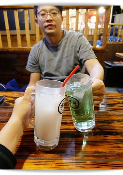 2017年沖繩親子遊 ♡ 好有氣氛「串角久茂地店」串燒吃到飽居酒屋。