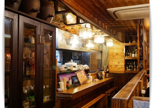 2017年沖繩親子遊 ♡ 好有氣氛「串角久茂地店」串燒吃到飽居酒屋。