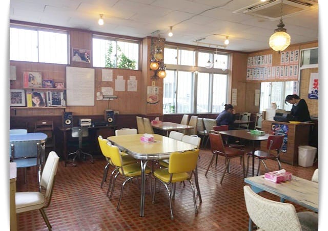 2017年沖繩親子遊 ♡ 可愛白熊冰「丸三冷物店」復古老冰店。
