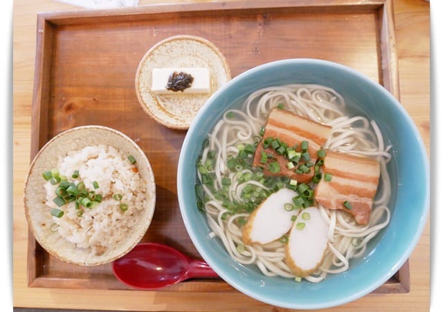 2017年沖繩親子遊 ♡ 文青風「OKINAWA SOBA EIBUN」沖繩麵鋪。