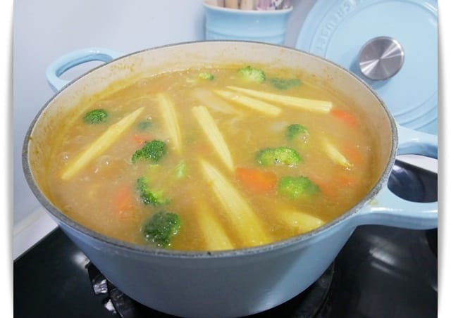 [Baby Food] 一歲就能吃「CANYON咖哩雞肉飯」好開胃 ♪