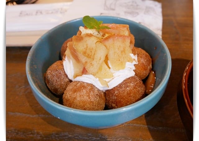 2017年沖繩親子遊 ♡ 球形甜甜圈「Ball Donut Park」一顆一顆好好吃。