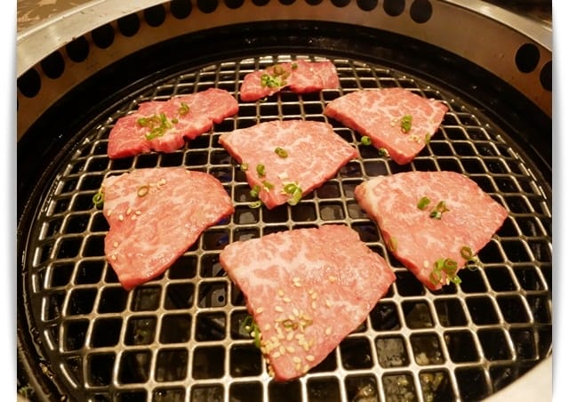 2018年沖繩親子遊 ♡ 日本和牛吃到飽「我那霸燒肉」大滿足、近國際通。