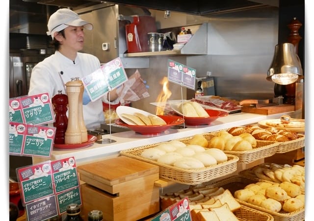 2018年沖繩親子遊♡地點優「WBF水之都那霸酒店」無邊際泳池與高級早餐。