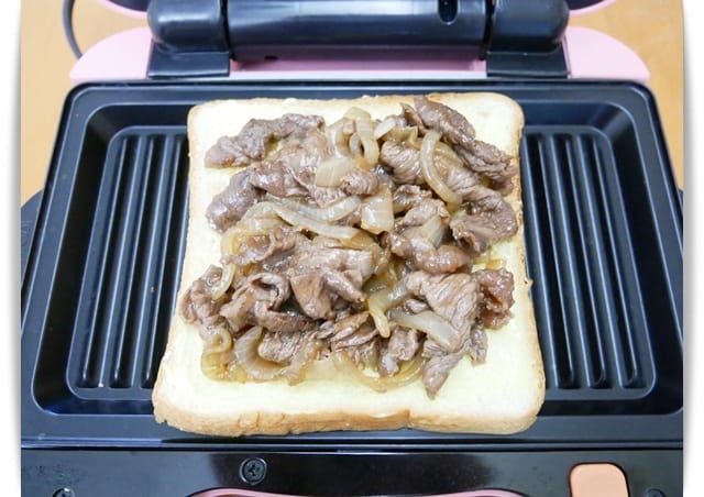 [My Little Kitchen] 超好吃「韓式烤牛肉帕尼尼」好入味、好滿足 ♪