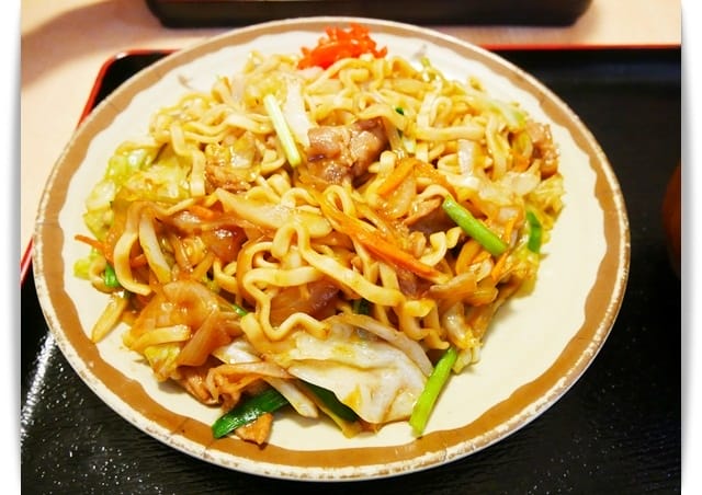 2018年沖繩親子遊 ♡ 24小時營業「沖繩料理店食事處MIKADO」道地家常味。