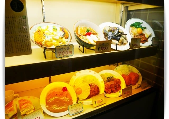 2018年沖繩親子遊 ♡ 24小時營業「沖繩料理店食事處MIKADO」道地家常味。