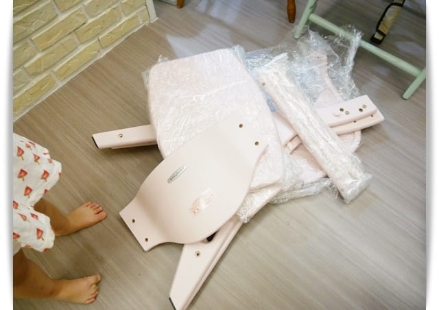 【Alston】可愛的「AFFEL馬卡龍幼兒實木高腳餐椅」一起用到大 ♪