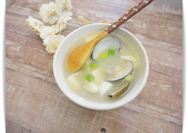 [My Little Kitchen] 鮮甜「蛤蠣味噌豆腐湯」好濃郁 ♪