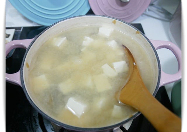 [My Little Kitchen] 鮮甜「蛤蠣味噌豆腐湯」好濃郁 ♪