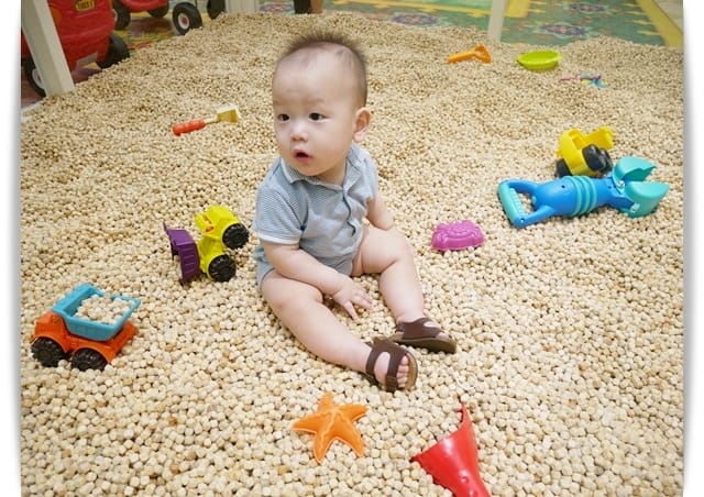 「高雄貝兒絲樂園-狂歡墨國主題館」小孩玩得好開心 ♡