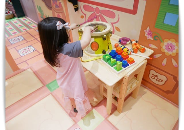 「高雄貝兒絲樂園-狂歡墨國主題館」小孩玩得好開心 ♡