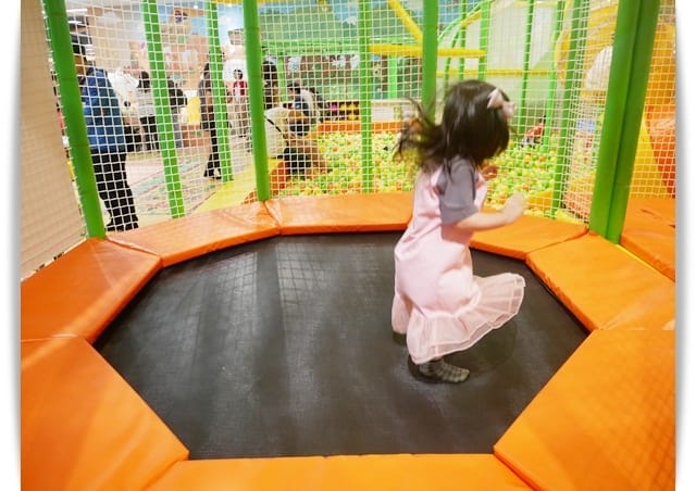 「高雄貝兒絲樂園-狂歡墨國主題館」小孩玩得好開心 ♡