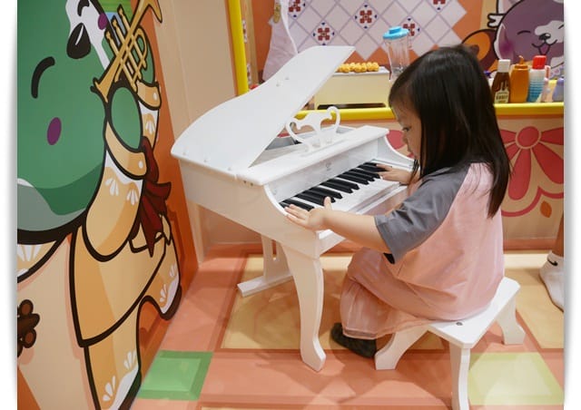 「高雄貝兒絲樂園-狂歡墨國主題館」小孩玩得好開心 ♡