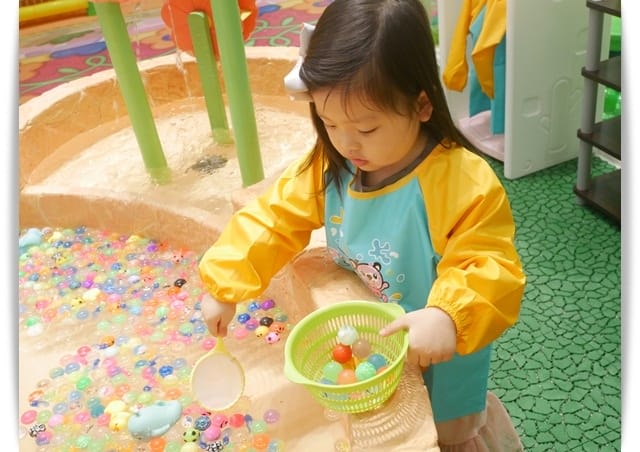 「高雄貝兒絲樂園-狂歡墨國主題館」小孩玩得好開心 ♡