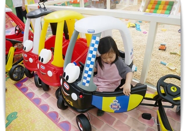 「高雄貝兒絲樂園-狂歡墨國主題館」小孩玩得好開心 ♡