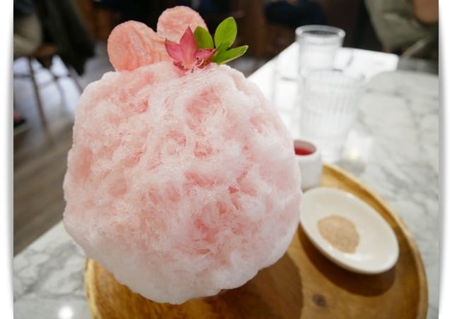 高雄漢神巨蛋「Petit Doux．微兜」甜蜜蜜、好軟綿的瓦帕鬆餅 ♪