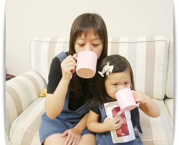 無咖啡因「北海道十勝焙煎紅豆茶」溫和不刺激，孕哺媽咪也能喝。