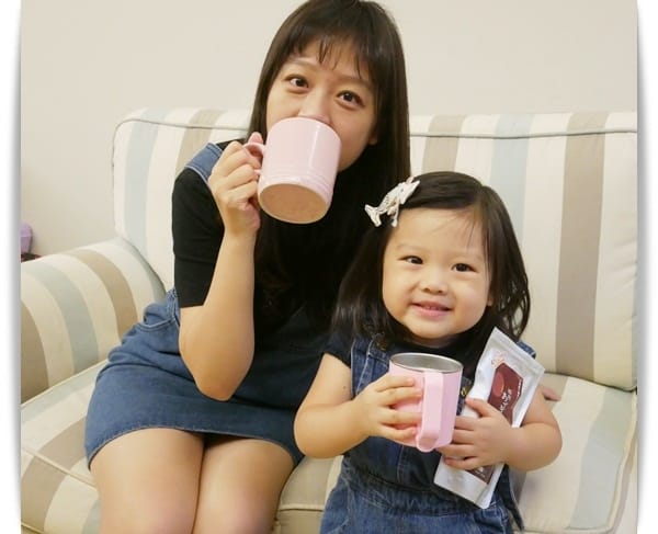 無咖啡因「北海道十勝焙煎紅豆茶」溫和不刺激，孕哺媽咪也能喝。