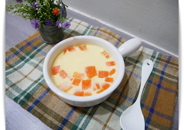 [Baby Food] 柔軟好吃「紅蘿蔔蒸蛋」♪