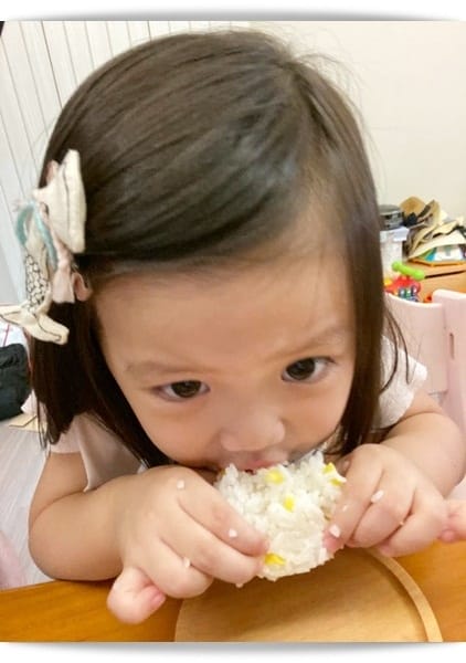[Baby Food] 簡單做「玉米炊飯」搖身一變「玉米飯糰」♪