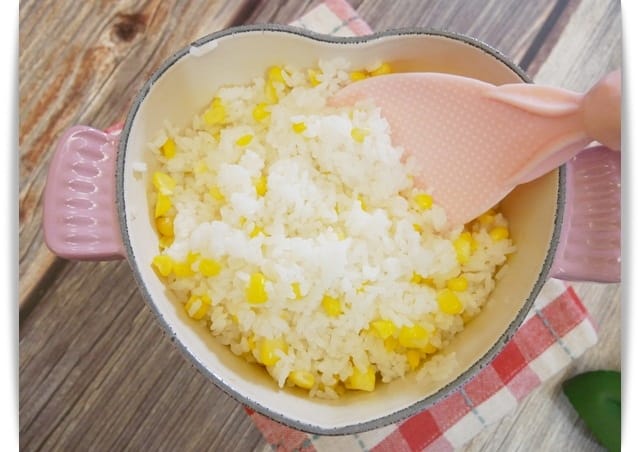 [Baby Food] 簡單做「玉米炊飯」搖身一變「玉米飯糰」♪