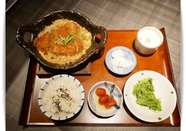 高雄「日本橋浜町酒食処-夢時代店」滿出來的天丼讓人大滿足 ♪