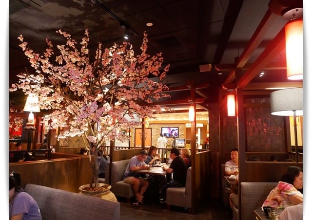 高雄「日本橋浜町酒食処-夢時代店」滿出來的天丼讓人大滿足 ♪