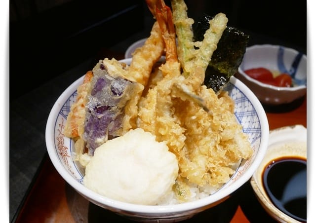 高雄「日本橋浜町酒食処-夢時代店」滿出來的天丼讓人大滿足 ♪