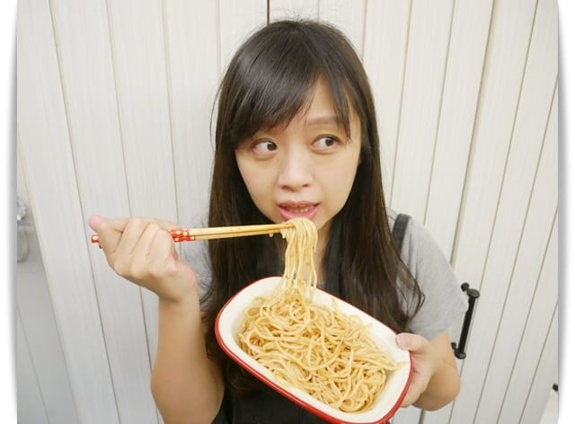 「乾拌麵推薦-瓦城泰式酸辣乾拌麵」很不一樣的酸辣味乾拌麵 ♪