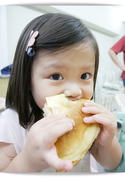 好方便「富力森美味薄餅機」簡單步驟完成高級甜點 ♪