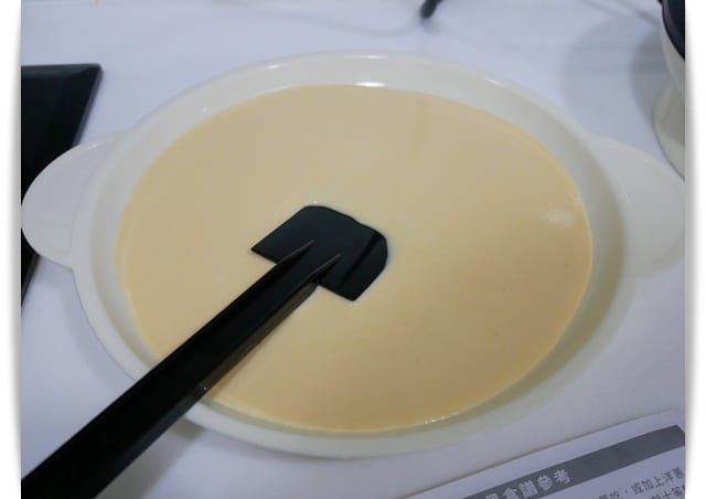 好方便「富力森美味薄餅機」簡單步驟完成高級甜點 ♪