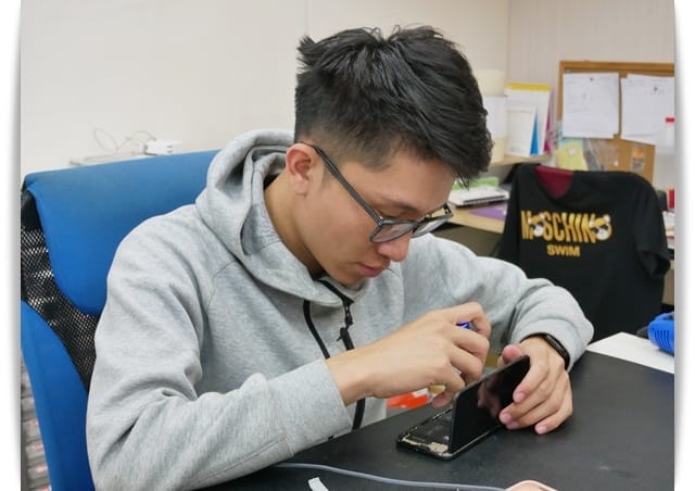 屏東「蘋果大聯盟」iphone手機維修、電池換新服務。