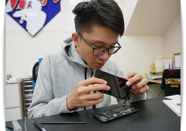 屏東「蘋果大聯盟」iphone手機維修、電池換新服務。