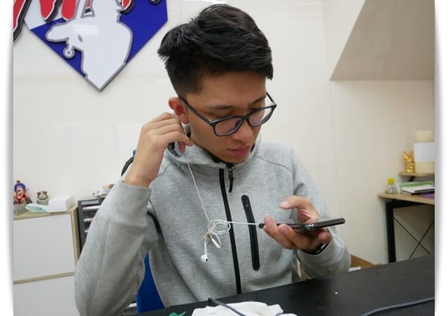 屏東「蘋果大聯盟」iphone手機維修、電池換新服務。