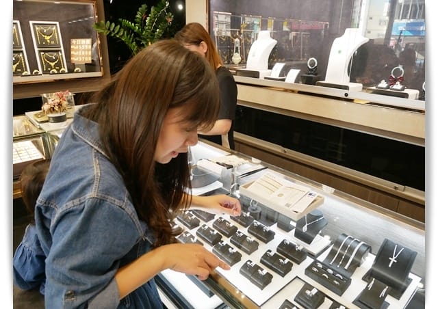 台南銀樓推薦 -「寶華珠寶」GIA鑽石推薦、給愛人最好的鑽戒禮物 ♡
