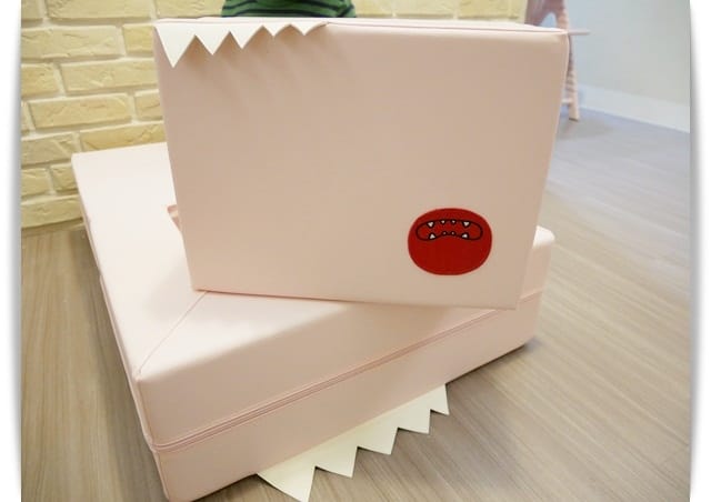 韓國「design skin 寶寶蛋糕沙發桌椅」多用途,好玩又實用。