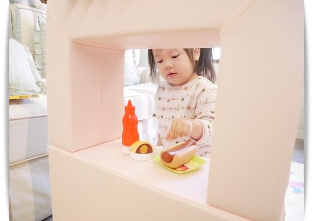 韓國「design skin 寶寶蛋糕沙發桌椅」多用途,好玩又實用。
