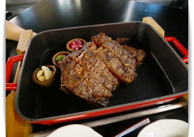 高雄大立「築間幸福鍋物」環境優雅、還能看夜景的火鍋店 ♡