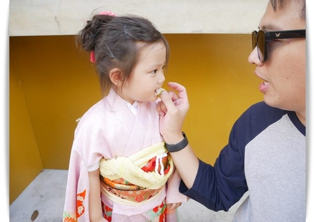 小妞吃 小妞吃