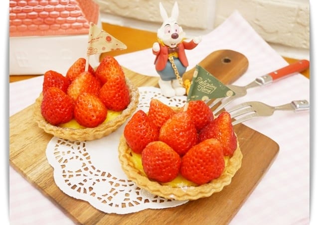 [My Little Kitchen] 好夢幻「卡士達草莓塔」捨不得咬下♡